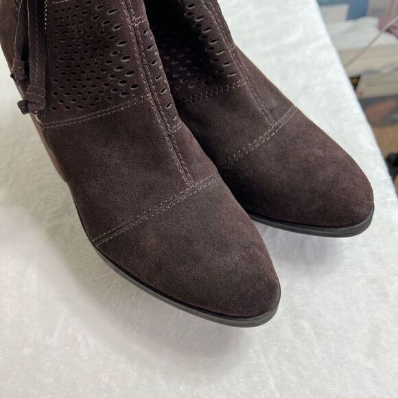 Lucky Brand Brown Ramses Ankle Booties Side Zip Perforated Boots 8 Women - Picture 9 of 9